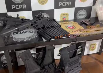 Hilux escondia drogas, pistola e equipamentos balísticos que seriam enviados ao Litoral