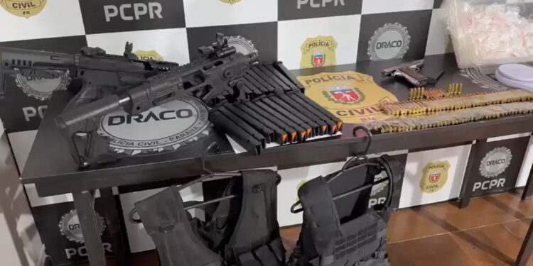 Hilux escondia drogas, pistola e equipamentos balísticos que seriam enviados ao Litoral