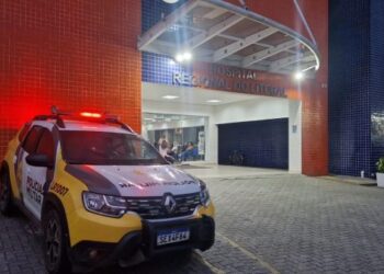Adolescente é baleado após ataque em ponto de ônibus em Paranaguá
