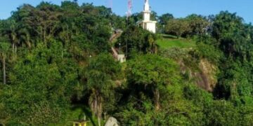 Acesso ao Morro do Cristo em Guaratuba segue interditado por risco de acidentes