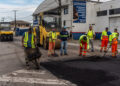 Prefeitura inicia aplicação de asfalto a quente na Avenida Tufi Maron e prepara melhorias na Roque Vernalha