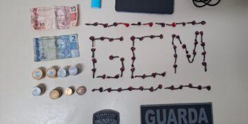 Mulher é presa por tráfico de drogas após ser flagrada com 59 pedras de crack em Paranaguá