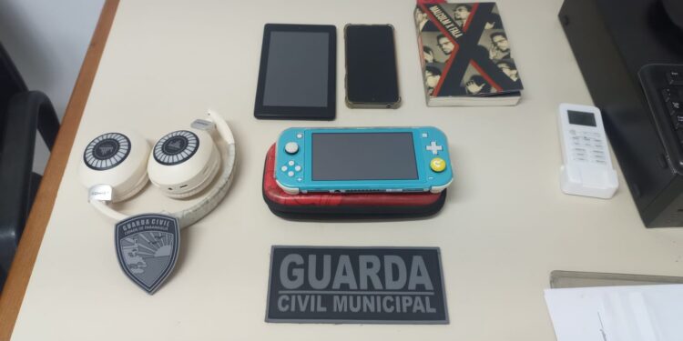 GCM prende homem e recupera bolsa com eletrônicos furtados em Paranaguá